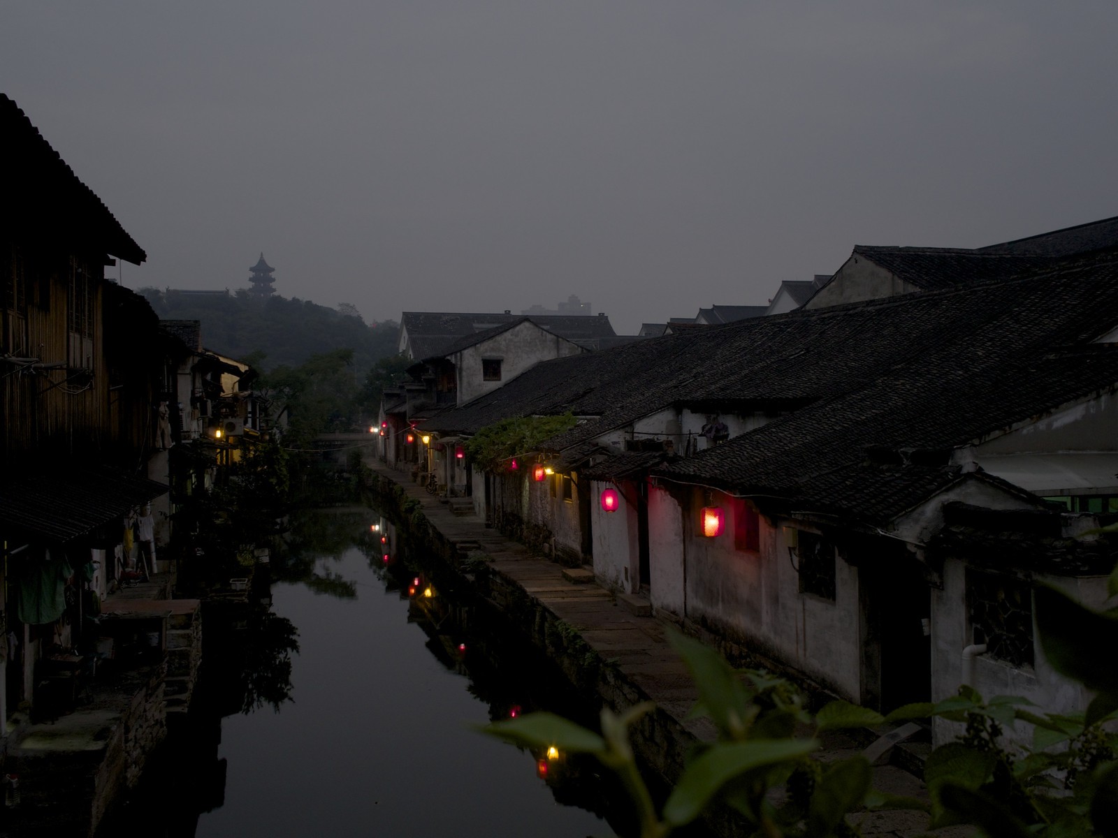 紹興老街的夜,溪邊小屋的紅燈籠 紹興老街的夜